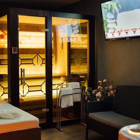 Wellness Relax - Luxusni Hotel Praag Buitenkant foto